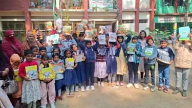 ভূঞাপুরে নতুন বই পেয়ে খুশি শিক্ষার্থীরা