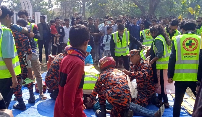 কাঁঠালিয়ায় অগ্নি নির্বাপক জনসচেনতামূলক মহড়া