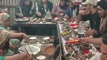 নাসিরনগরে বিভিন্ন স্থানে জমে উঠেছে শীতের পিঠা বিক্রি ধূম