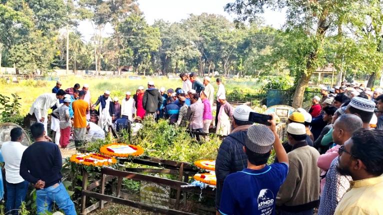 কলাপাড়ায় চির নিদ্রায় শায়িত প্রথিতযশা সাংবাদিক জাহিদ রিপন