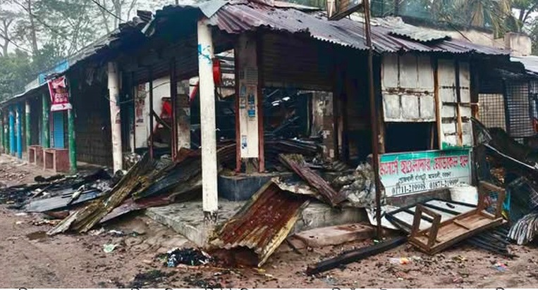 আমতলীতে অগ্নিকান্ডে ৫টি দোকান পুড়ে ছাই