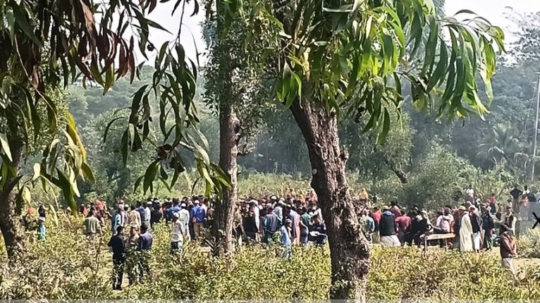 হত্যার পর খালের চরে পুতে রাখা যুবকের লাশ উদ্ধার