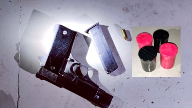 সদরপুরে যৌথবাহিনীর অভিযানে বোমা ও গুলিভর্তি পিস্তল উদ্ধার