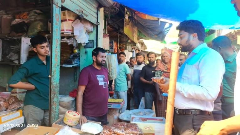 ভেড়ামারায় পবিত্র রমজান উপলক্ষে ভ্রাম্যমাণ আদালতের অভিযান, ৩ দোকানিকে ৫ হাজার টাকা জরিমানা