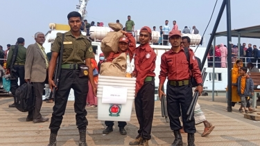 হাতিয়ার চরাঞ্চলে পৌছেছে নির্বাচনের ব্যালট বাক্স