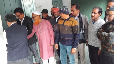 চাটমোহর মহিলা কলেজে অধ্যক্ষের কক্ষে তালা ঝুলিয়ে দিলো শিক্ষকরা