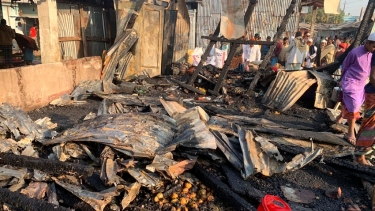 মনপুরায় অগ্নিকাণ্ডে ৪টি দোকান ও ২টি গোডাউন পুড়ে ছাই