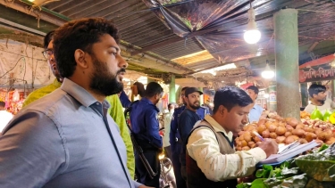 ভেড়ামারায় ভ্রাম্যমাণ আদালতের অভিযান, ২ দোকানিকে ৩ হাজার টাকা জরিমানা