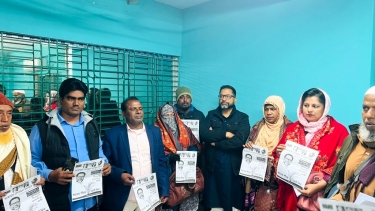 আওয়ামী লীগ সমর্থিত ইউপি চেয়ারম্যান ও মেম্বারদের ধানের শীষের পক্ষে লিফটের বিতরণ