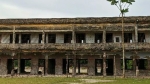জরাজীর্ণ ভবনে পাঠদান,আতঙ্কে শিক্ষার্থীরা