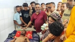 চিকিৎসার জন্য সন্তান বিক্রি করতে চাওয়া সেই বাবাকে ৫০ হাজার টাকার সহায়তা দিলো বিএনপি নেতা