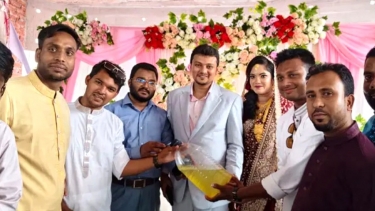গণঅধিকার নেতার বিয়েতে ডিজেল উপহার
