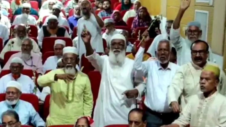 বঙ্গবন্ধুকে নিয়ে পটুয়াখালীতে আপত্তিকর বক্তব্যে বীর মুক্তিযোদ্ধাদের প্রতিবাদ