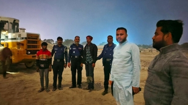 ভেড়ামারা পদ্মা নদীতে অবৈধভাবে বাড়লে উত্তোলনের দায়ে জেল ও জরিমান