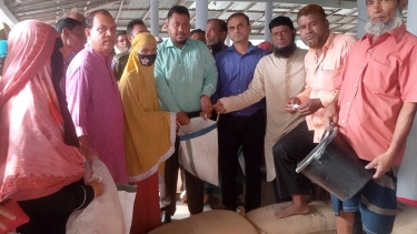 কাউখালীতে ঈদুল ফিতরের ভিজিএফ চাল বিতরণ উদ্বোধন