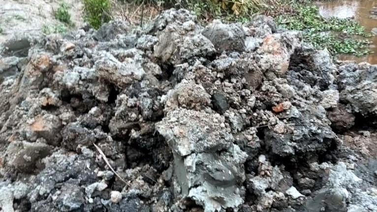 আমরা করবো কি, গদা গরম বেশি বললে মাইর খাবো