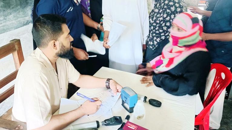 লালমোহনে বিনামূল্যে চক্ষু চিকিৎসাসেবা ক্যাম্প