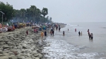 বৃষ্টির বাগড়ায় ঈদের দিনেও ফাঁকা কুয়াকাটা সৈকত