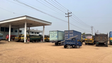 নবীগঞ্জের পেট্রোল পাম্পগুলোতে জ্বালানী তেলের কৃত্রিম সংকট, ভোগন্তি চরমে