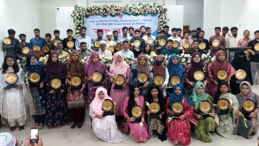 চাটমোহরের ৫৮ কৃতি শিক্ষার্থীদের সংবর্ধনা