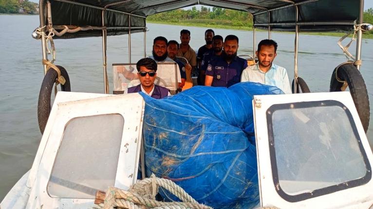 কাউখালীতে অবৈধ নেট জাল জব্দ