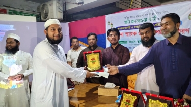 দোহারে নববাংলার উদ্যোগে সম্মাননা স্মারক প্রদান