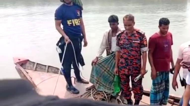 যাত্রবাহী লঞ্চের সঙ্গে তরমুজ ভর্তি ট্রলারের ধাক্কা, নিহত ২