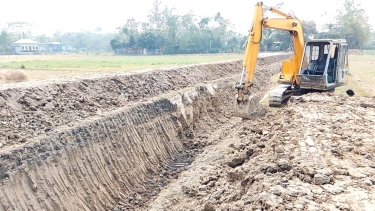 দোহারে আবারও ফসলি জমি কাটার অভিযোগ