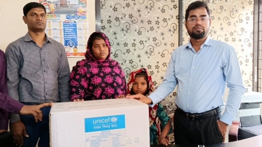 লালমোহনে সুরক্ষা বঞ্চিত ও ঝুঁকিপূর্ণ শিশুদের মাঝে ফ্যামিলি কিডস বিতরণ