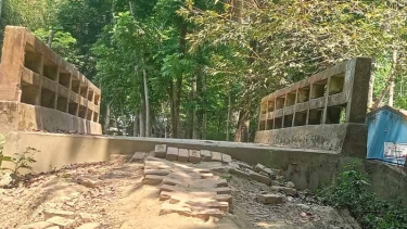 কাউখালীতে কোটি কোটি টাকার উন্নয়নের কাজ না করে ঠিকাদার উধাও