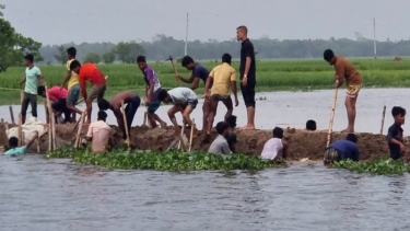 ফসল রক্ষা বাঁধ নিয়ে কলমাকান্দায় দুই ইউনিয়নের সংঘর্ষ, আহত অন্তত ২০