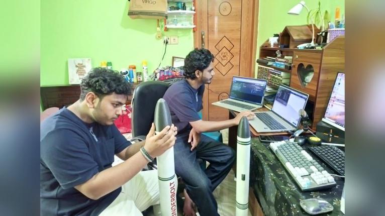 আগৈলঝাড়ার মামা-ভাগ্নের থান্ডারবোল্ড মিসাইল-রকেট আবিস্কার
