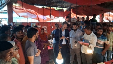 <small> পঁচা ও নিষিদ্ধ মাছ জব্দ</small> পীরগঞ্জে ভ্রাম্যমান আদালতে দুই মাছ বিক্রেতাকে জরিমানা