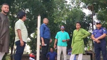 ভেড়ামারায় খনন এলাকা পরিদর্শন করলেন কুষ্টিয়ার জেলা প্রশাসক