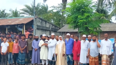 পাইকগাছায় লোডশেডিং ও বাড়তি বিলের প্রতিবাদে মানববন্ধন