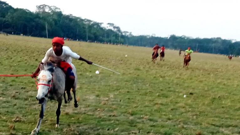 কাঁঠালিয়ায় ঘোর দৌড় প্রতিযোগীতা
