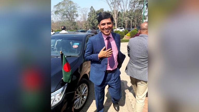নবাবগঞ্জের আ’লীগ আমলের প্রভাব খাটানো ইউএনও মুক্তিযোদ্ধা মন্ত্রনালয়ের উপসচিব