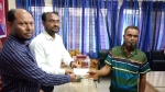কাঁঠালিয়ায় অগ্নিকান্ডে ক্ষতিগ্রস্থদের মাঝে চেক বিতরণ