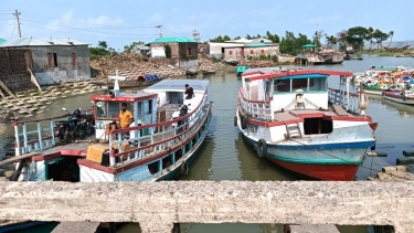 চরফ্যাসনে চাঁদার দাবীতে ইজারাকৃত খেয়াঘাট জবর দখল