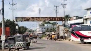 পটুয়াখালীতে তেল সংকটে সড়কে কমেছে গণপরিবহন