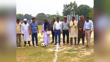 পীরগঞ্জে প্রাথমিক বিদ্যালয় গোল্ডকাপ ফুটবল টুর্নামেন্টের উদ্বোধন