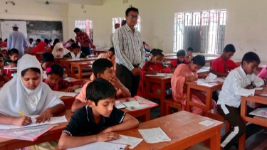 <small>অনুপস্থিত অর্ধেকেরও বেশি </small> কাঁঠালিয়ায় সুষ্ঠ ও শান্তিপুর্ন পরিবেশে প্রাথমিক বৃত্তি পরীক্ষা অনুষ্ঠিত