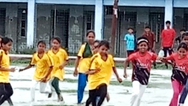 কাঁঠালিয়ায় প্রাথমিক বিদ্যালয় ফুটবল টুর্নামেন্ট উদ্বোধন