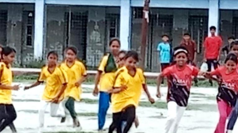 কাঁঠালিয়ায় প্রাথমিক বিদ্যালয় ফুটবল টুর্নামেন্ট উদ্বোধন