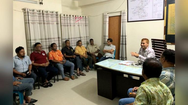 চাটমোহর থানায় নবাগত ওসি  প্রেসক্লাবের সাংবাদিকদের সাথে মতবিনিময়