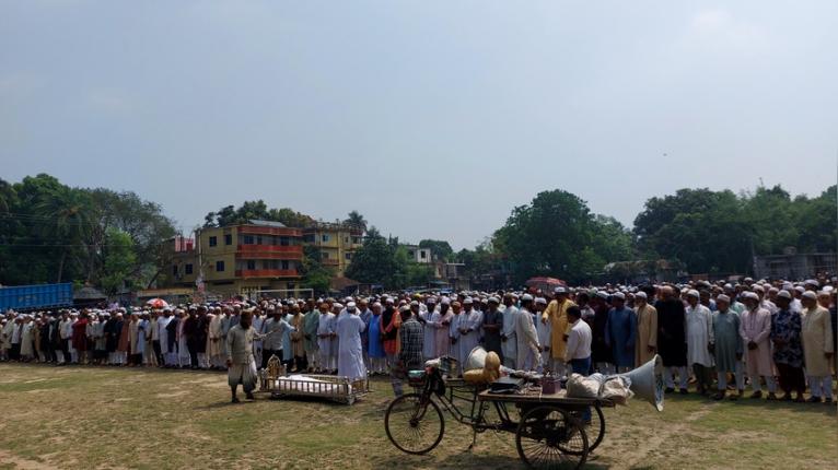 চাটমোহর পৌরসভার সাবেক মেয়র দুলাল মির্জার দাফন সম্পন্ন