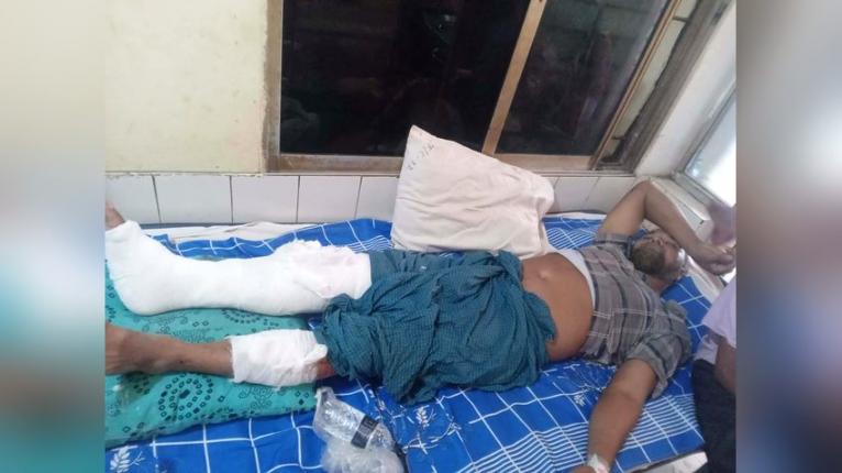বোয়ালমারীতে ব্যবসায়ীকে কুপিয়ে টাকা ছিনতাই