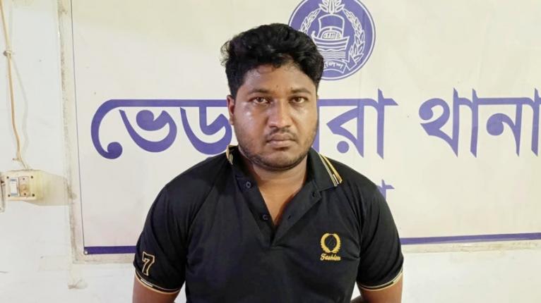 ভেড়ামারা থানা পুলিশের অভিযান ব্যবসায়ী তুহিন গ্রেফতার