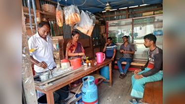 দ্রব্য মূল্য বৃদ্ধিতে ক্ষুদ্র ব্যাবসায়ী বিমল পালের দুর্বিসহ জীবন