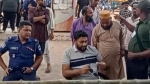 ভেড়ামারায় মোটরসাইকেলের বৈধ কাগজপত্র যাচাই করে জ্বালানি তেল সরবরাহ